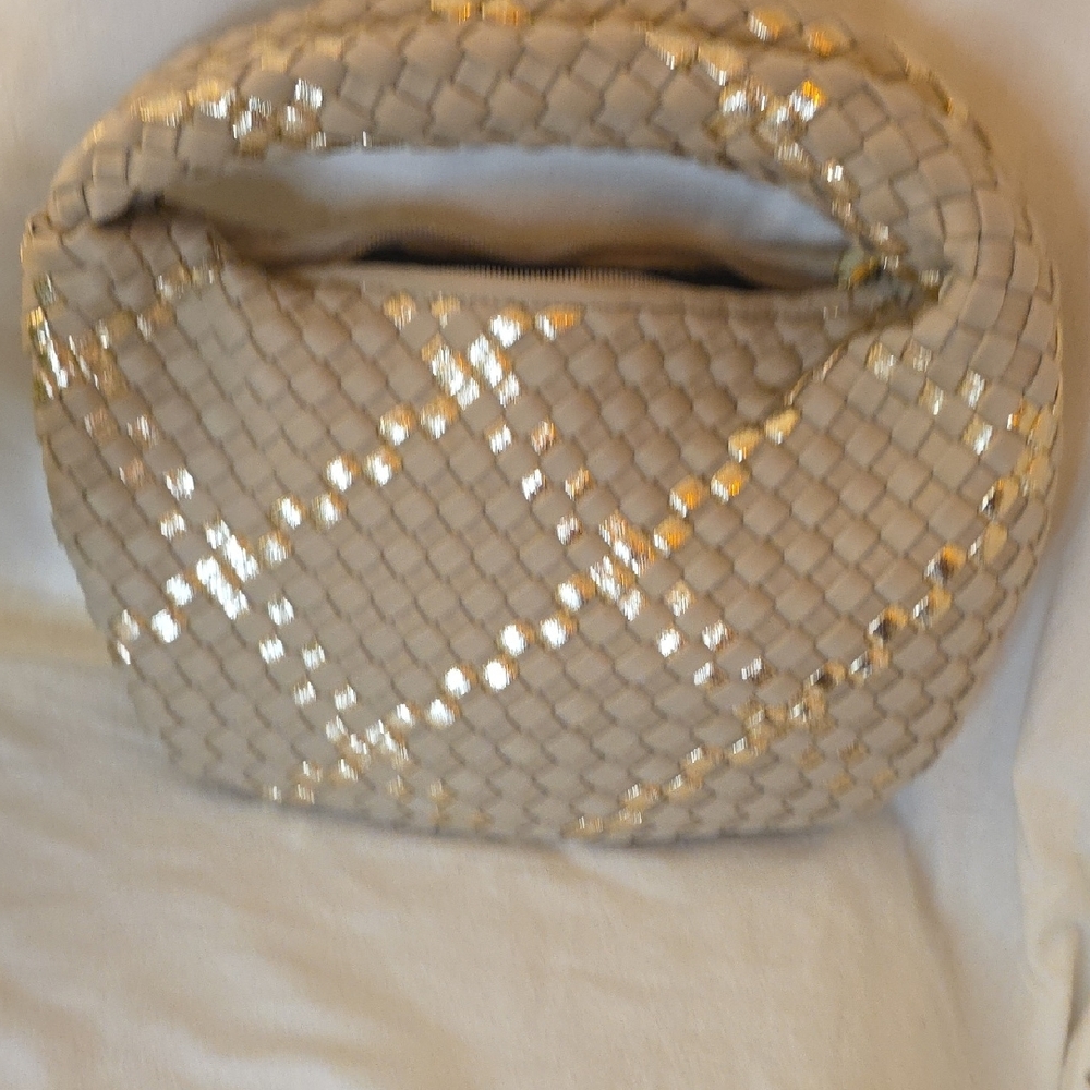 HAUTE SHORE Gold and Cream Woven Hobo Bag - Picture 5 of 6